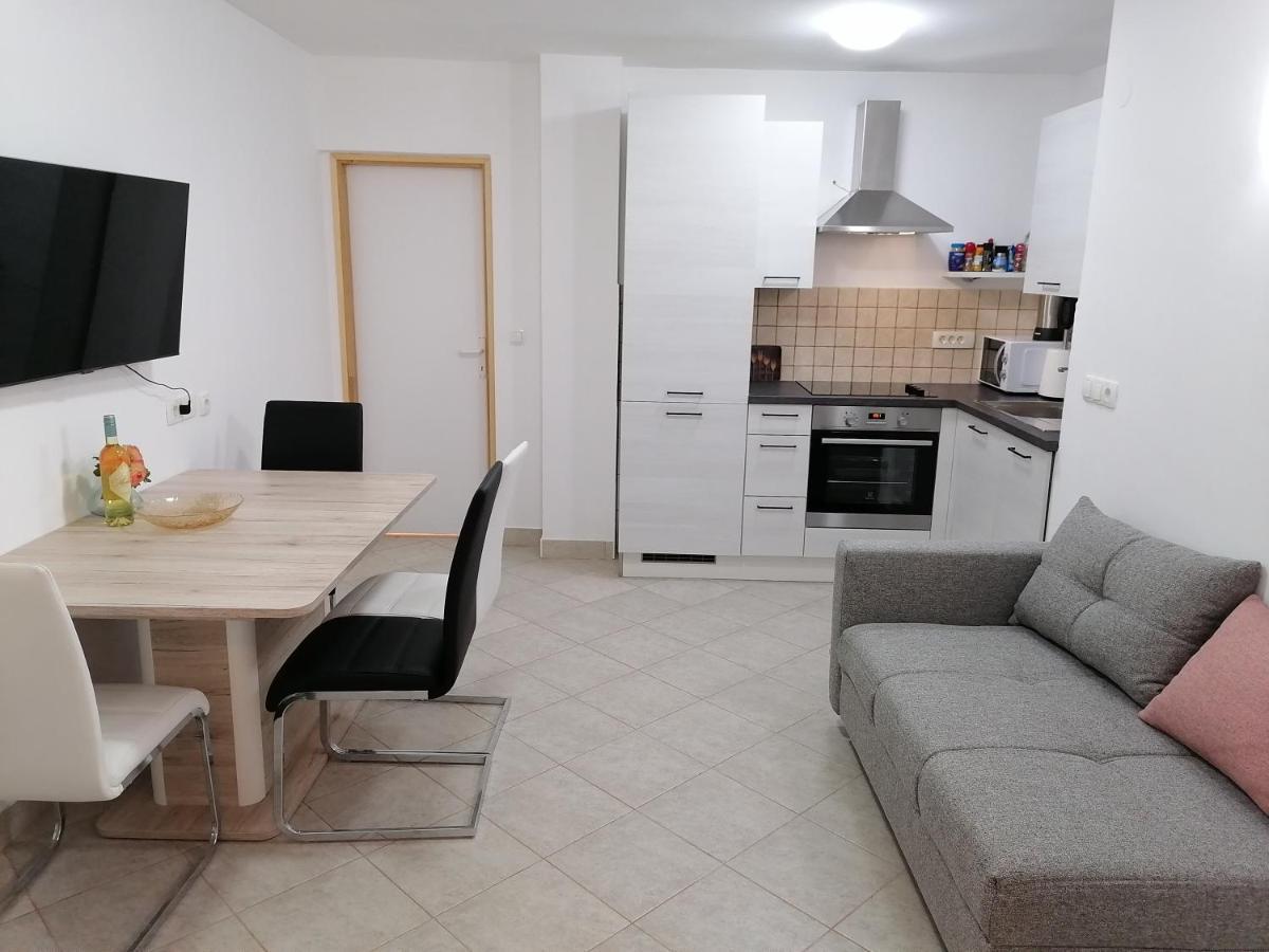 Kika Apartamento Dramalj Exterior foto